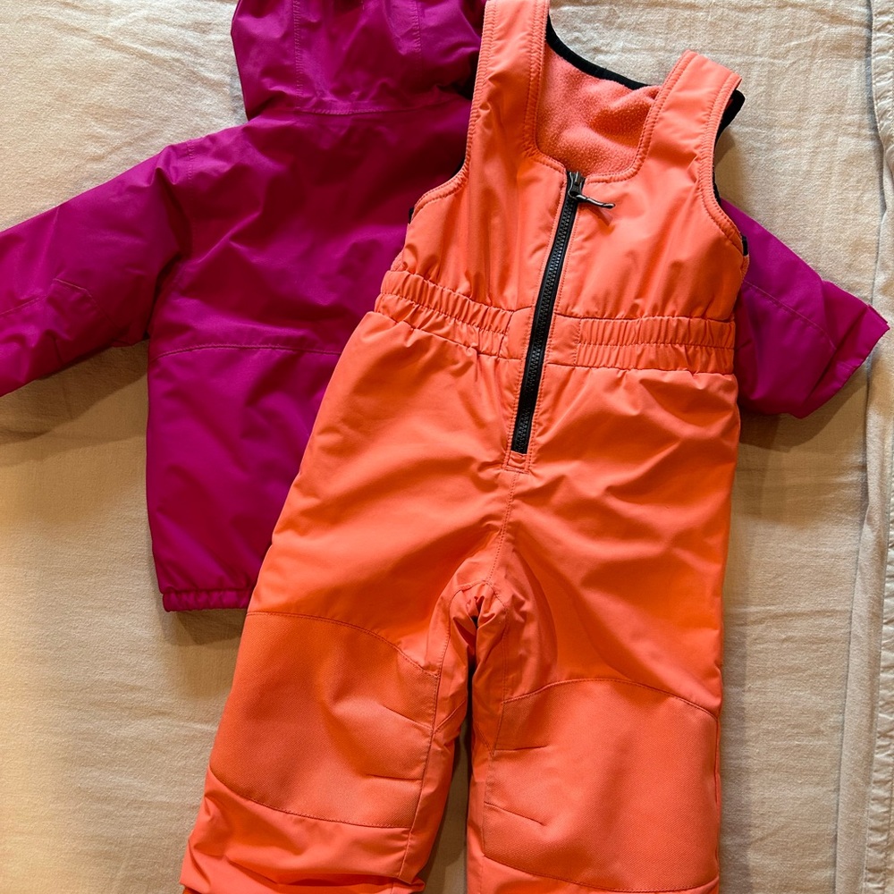 Like New 2T Columbia Snowsuit. Barely worn!
